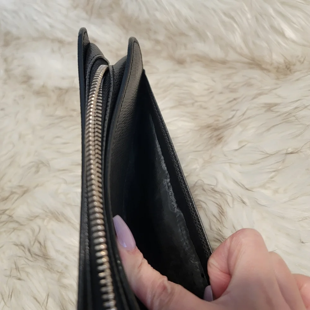 Louis Vuitton Taiga Baikal Wristlet - Picture 8 of 9